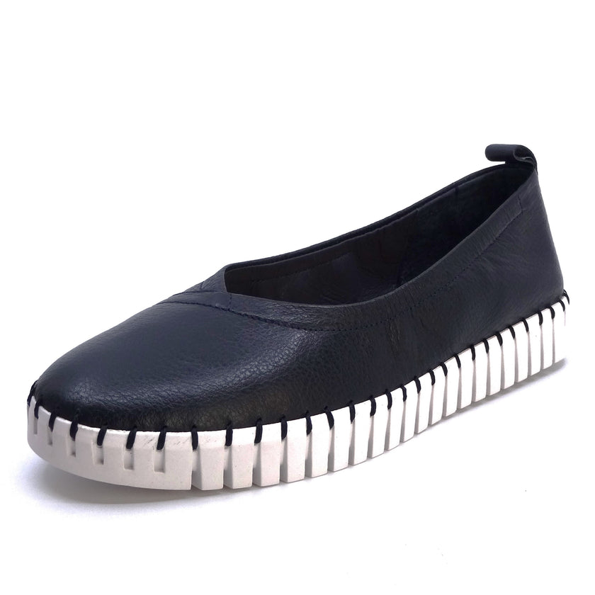 Django & Juliette Heaton Navy/White Leather