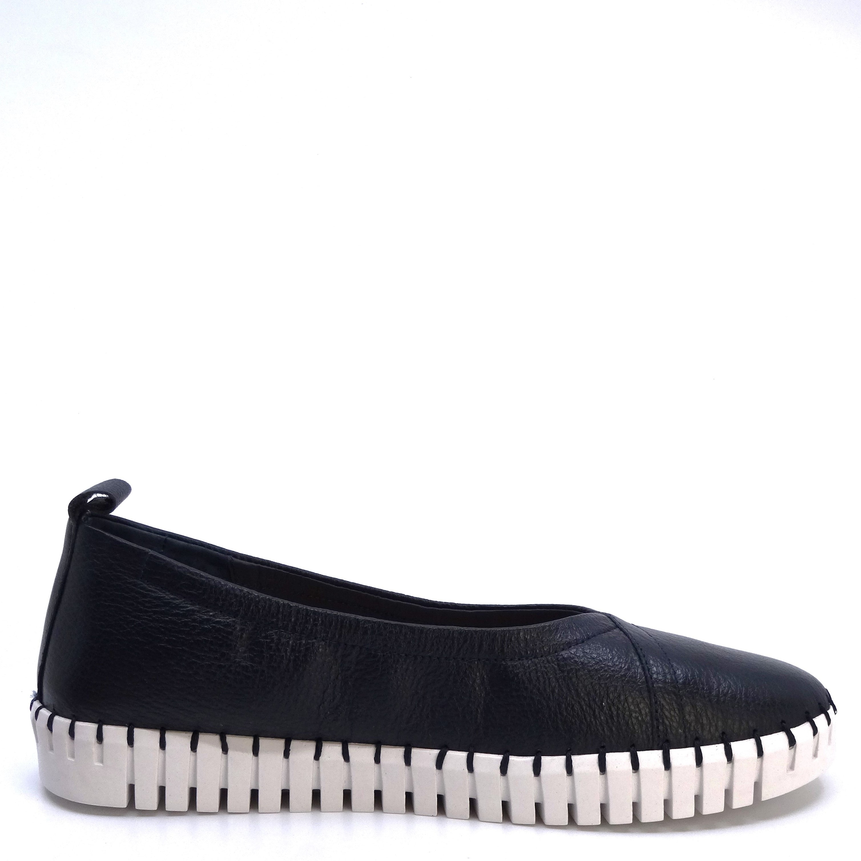 Django & Juliette Heaton Navy/White Leather