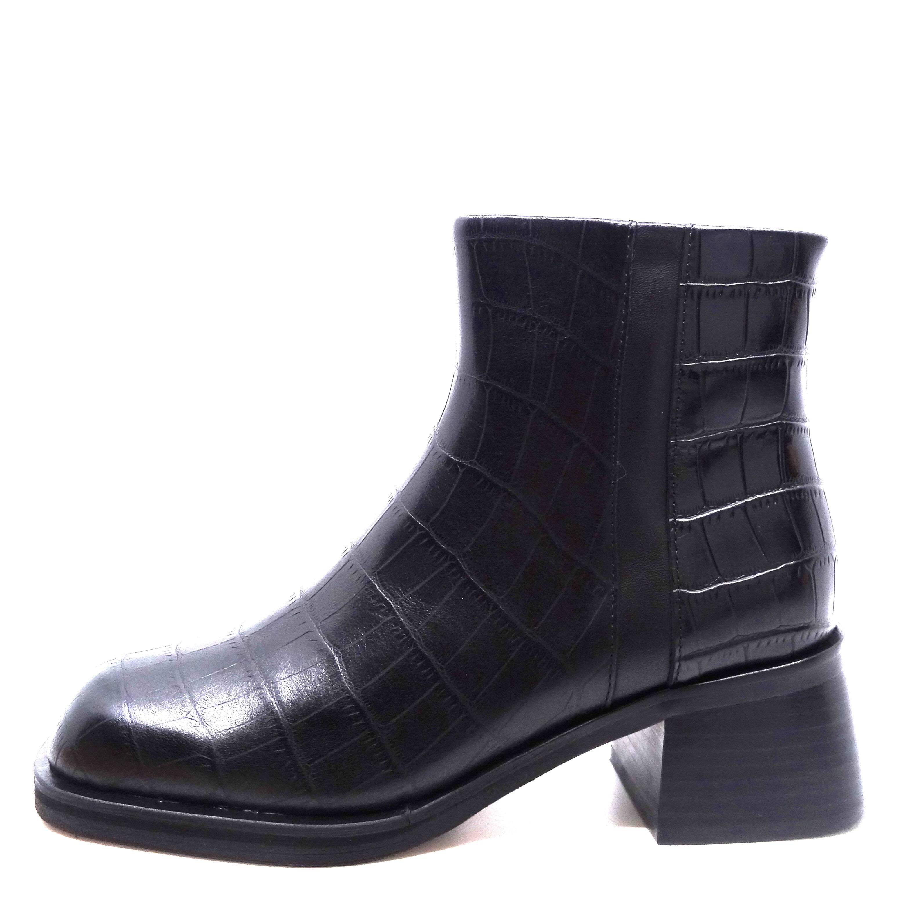 Django & Juliette Emre Black Croc Leather