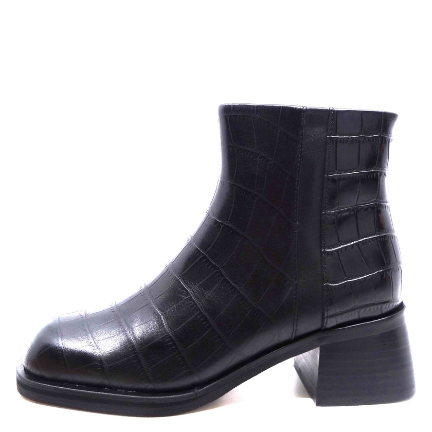 Django & Juliette Emre Black Croc Leather