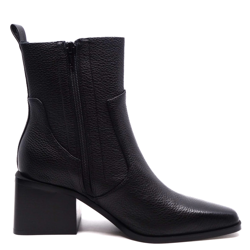 Isabella Anselmi Wyatt Black Leather