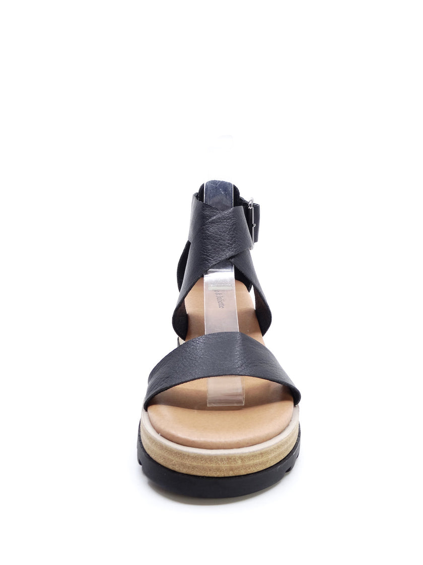 Django & Juliette Becker Black/ Black Leather