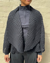 Load image into Gallery viewer, Indulge Me CLO101 Zig Zag Pleated Jacket Black
