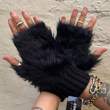 Cinnamon Creations GL040 Fluffy Fingerless Gloves Black