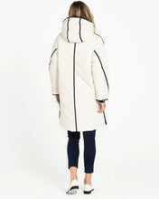 Load image into Gallery viewer, Betty Basics Alexa Reversible Puffer Jacket Off White/Black
