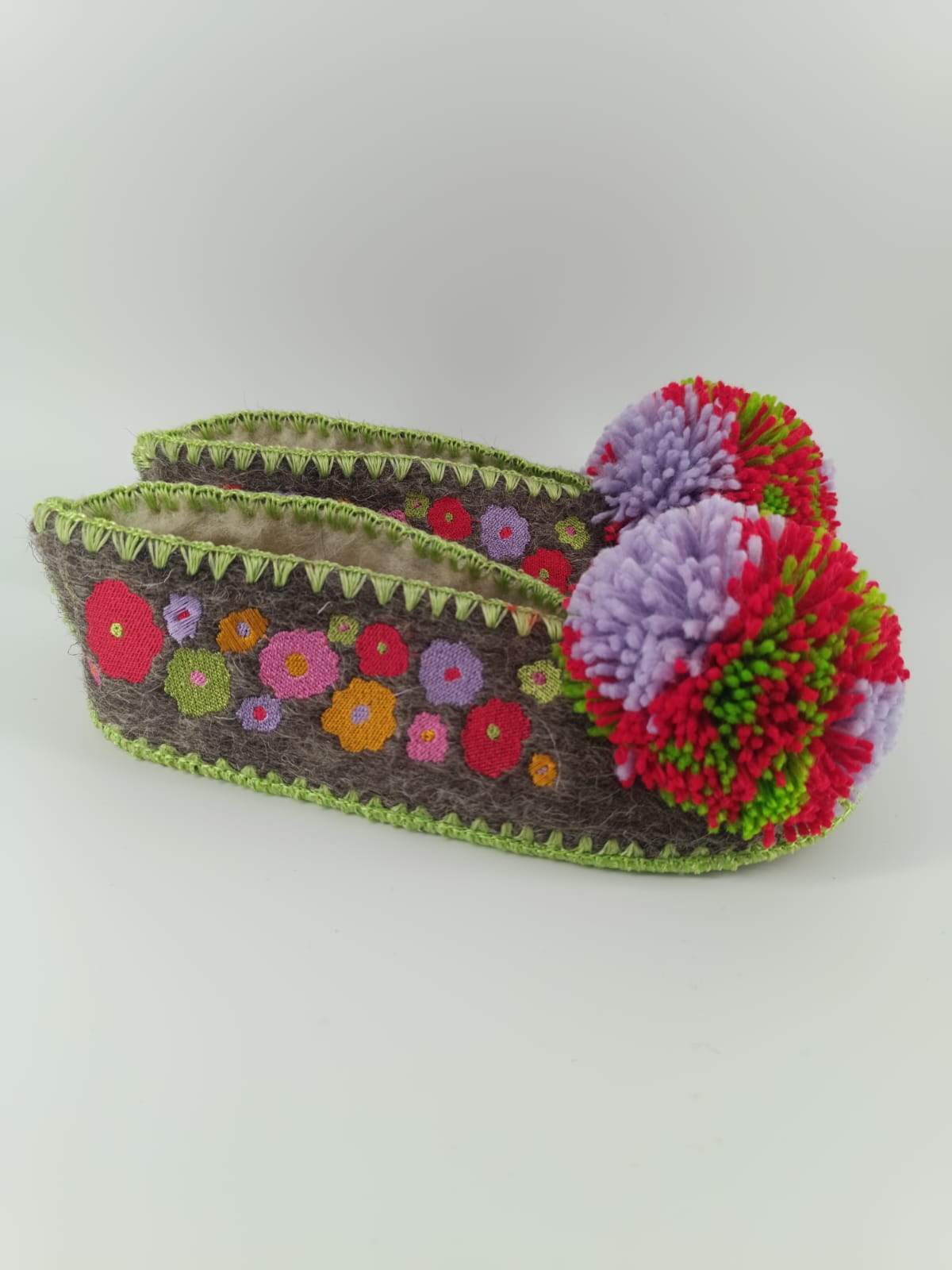 Freeing Venus Electro Pop Pompom Wool Slippers