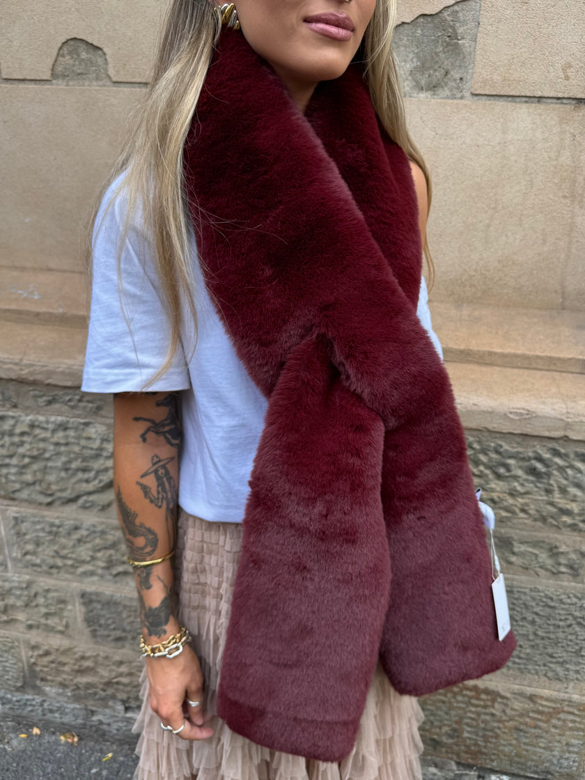 DEA The Label Faux Fur Scarf Wine