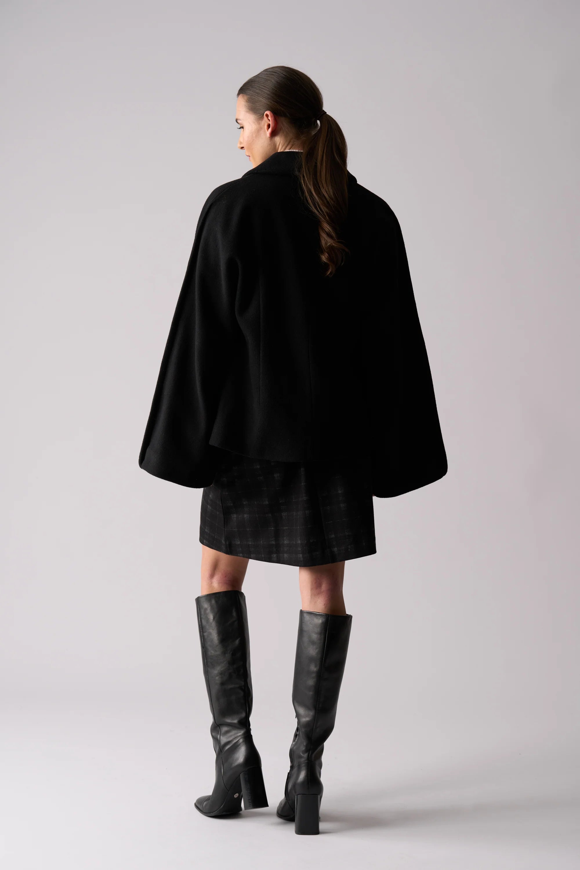 FOIL Break Through Coat Black