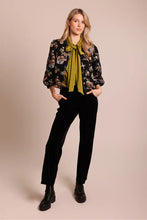 Load image into Gallery viewer, Traffic People Fleeting Fools Paddle Jacket Black
