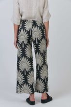 Load image into Gallery viewer, O&amp;J Naturals GA398 Pant Date Palm
