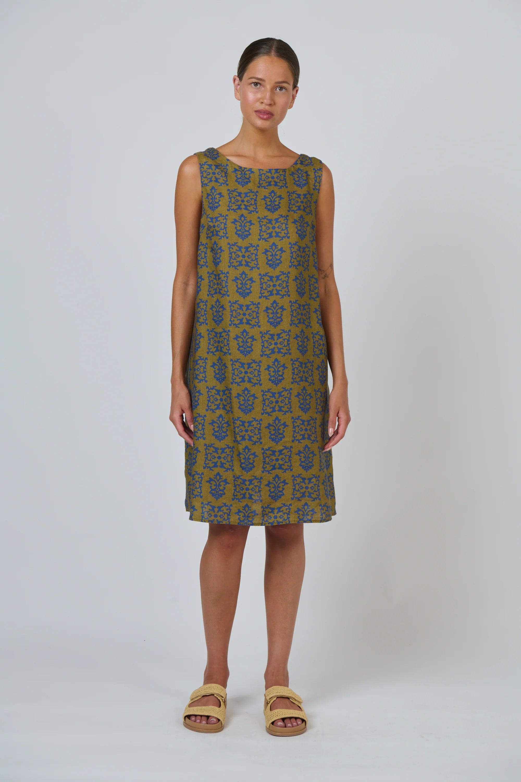 O&J Naturals GA518 Linen Dress Motif