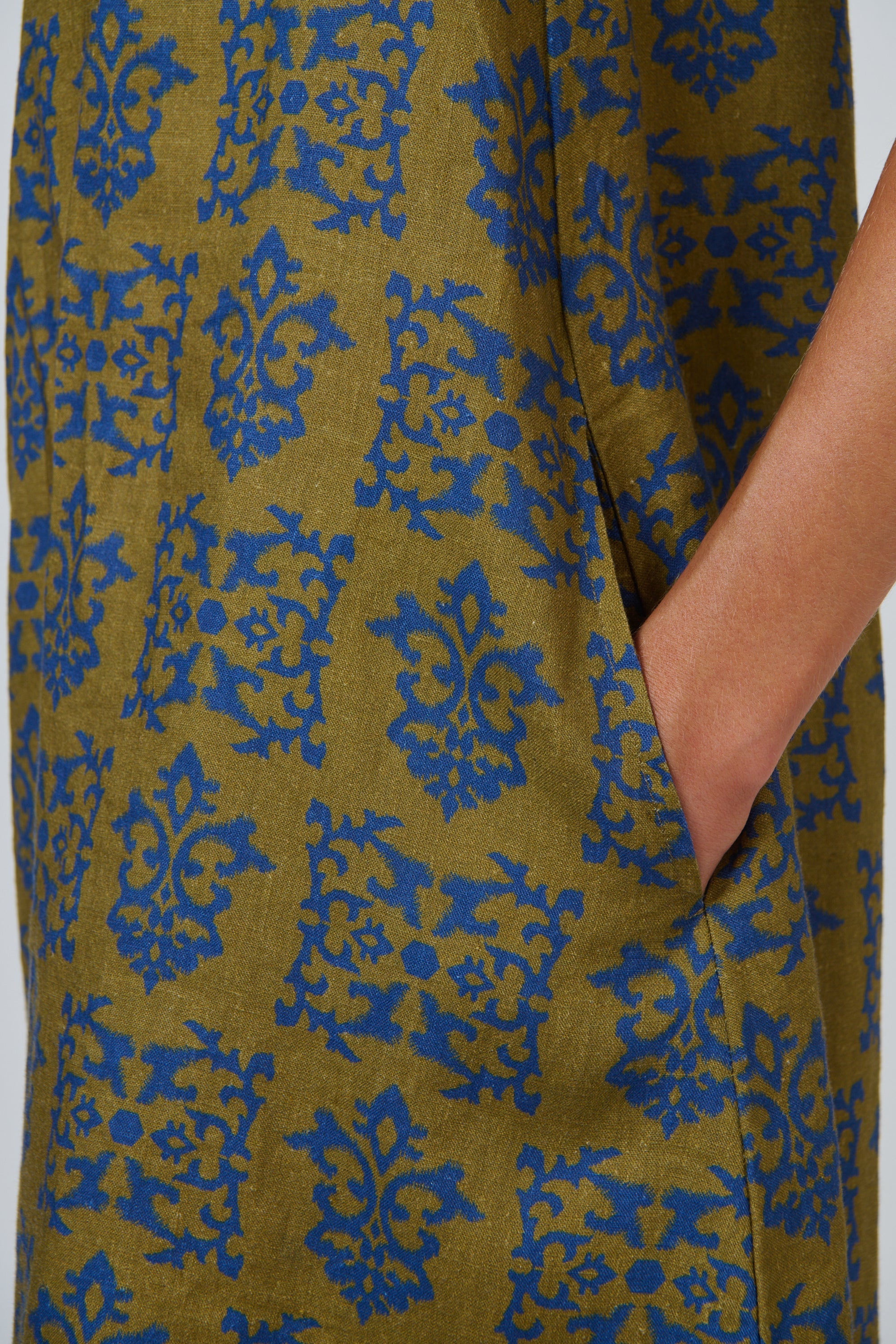 O&J Naturals GA518 Linen Dress Motif