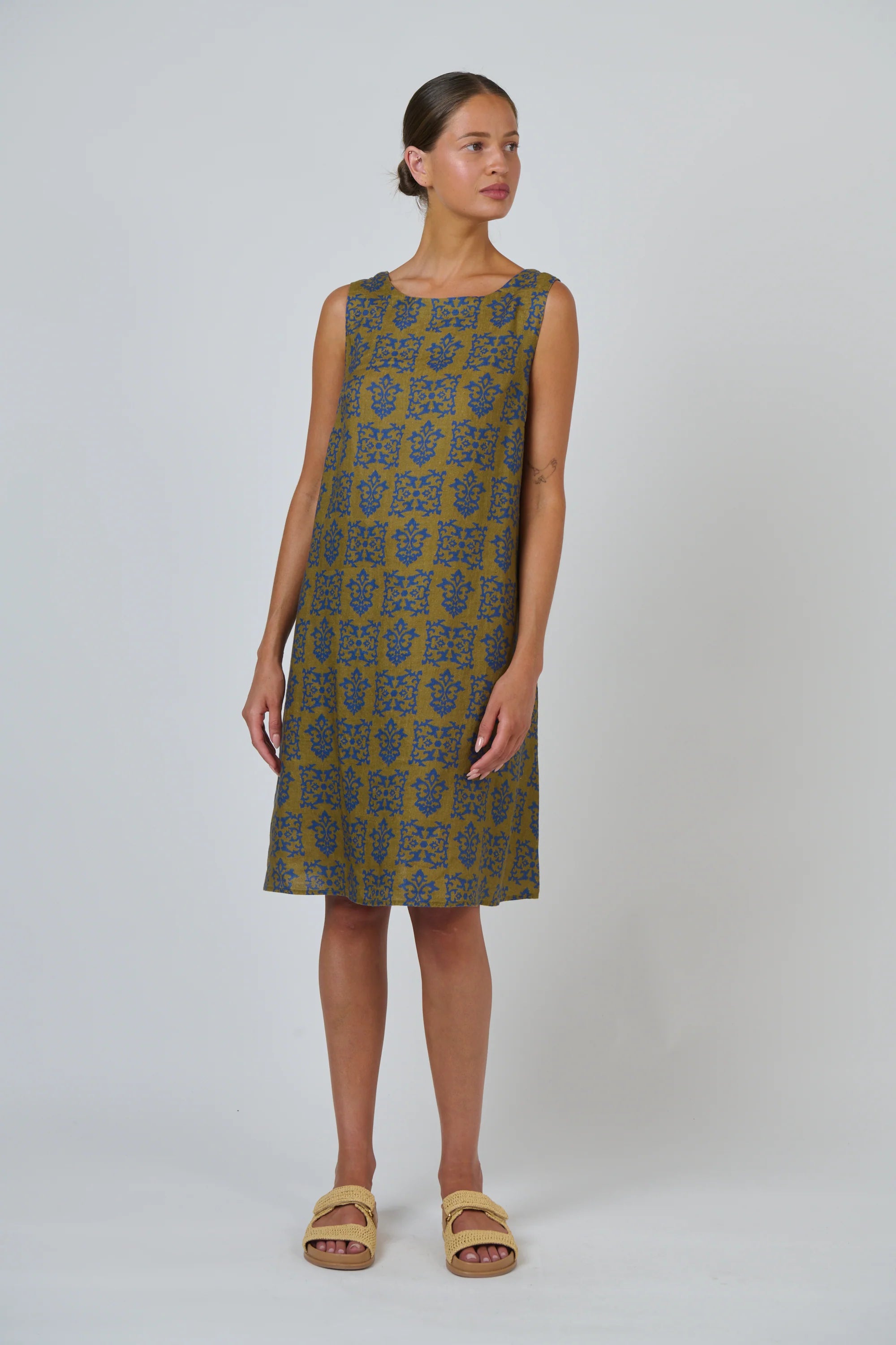 O&J Naturals GA518 Linen Dress Motif