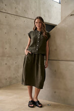 Load image into Gallery viewer, O&amp;J Naturals GA639 Skirt Licorice
