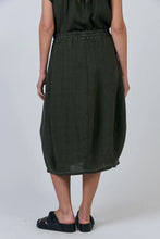 Load image into Gallery viewer, O&amp;J Naturals GA639 Skirt Licorice
