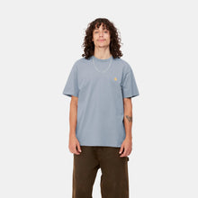 Load image into Gallery viewer, Carhartt WIP S/S Chase T-Shirt Mirror/Gold
