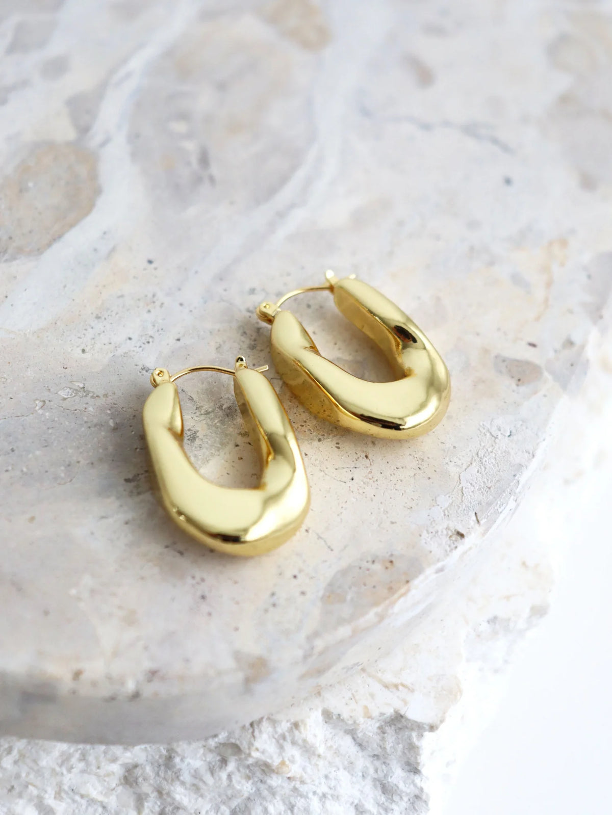 Lustre & Sage Lea Wavy Earrings 18k Gold Plated