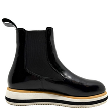 Load image into Gallery viewer, Wave Maple Nero Leather
