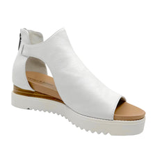 Load image into Gallery viewer, Django &amp; Juliette Ambatto White/White Leather
