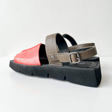 Load image into Gallery viewer, Yuko Imanishi Koto Patent Orange Combo Leather
