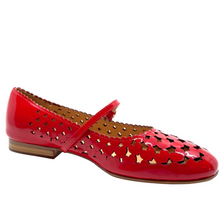 Load image into Gallery viewer, Top End Millo New Red Patent Leather Flats
