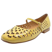 Load image into Gallery viewer, Top End Millo Butter Patent Leather Flats
