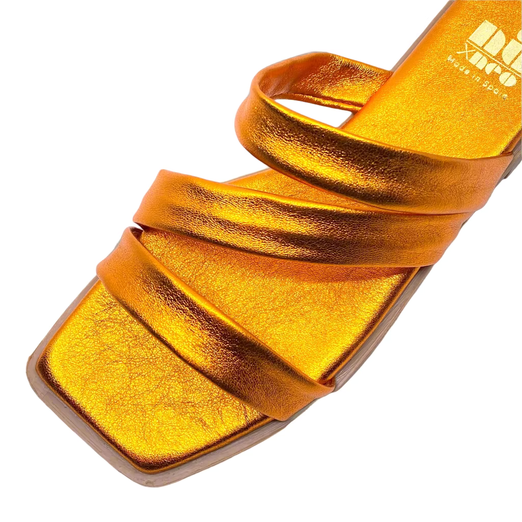 Nu by Neo Wilena Slides Rojo Metallic Leather
