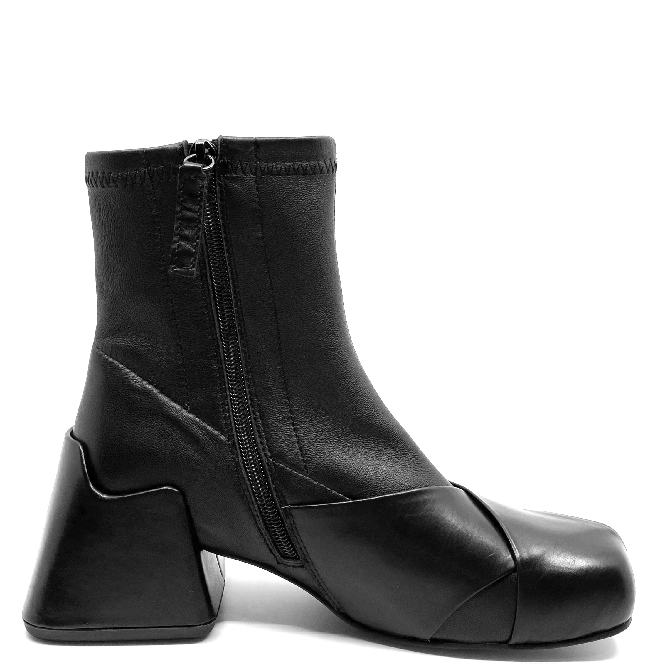 2 Baia Vista Erin Black Vitello/ Kid Stretch Napa Leather
