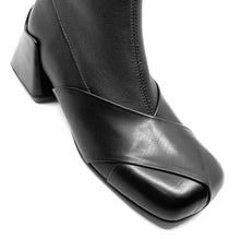 Load image into Gallery viewer, 2 Baia Vista Erin Black Vitello/ Kid Stretch Napa Leather
