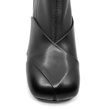 Load image into Gallery viewer, 2 Baia Vista Erin Black Vitello/ Kid Stretch Napa Leather
