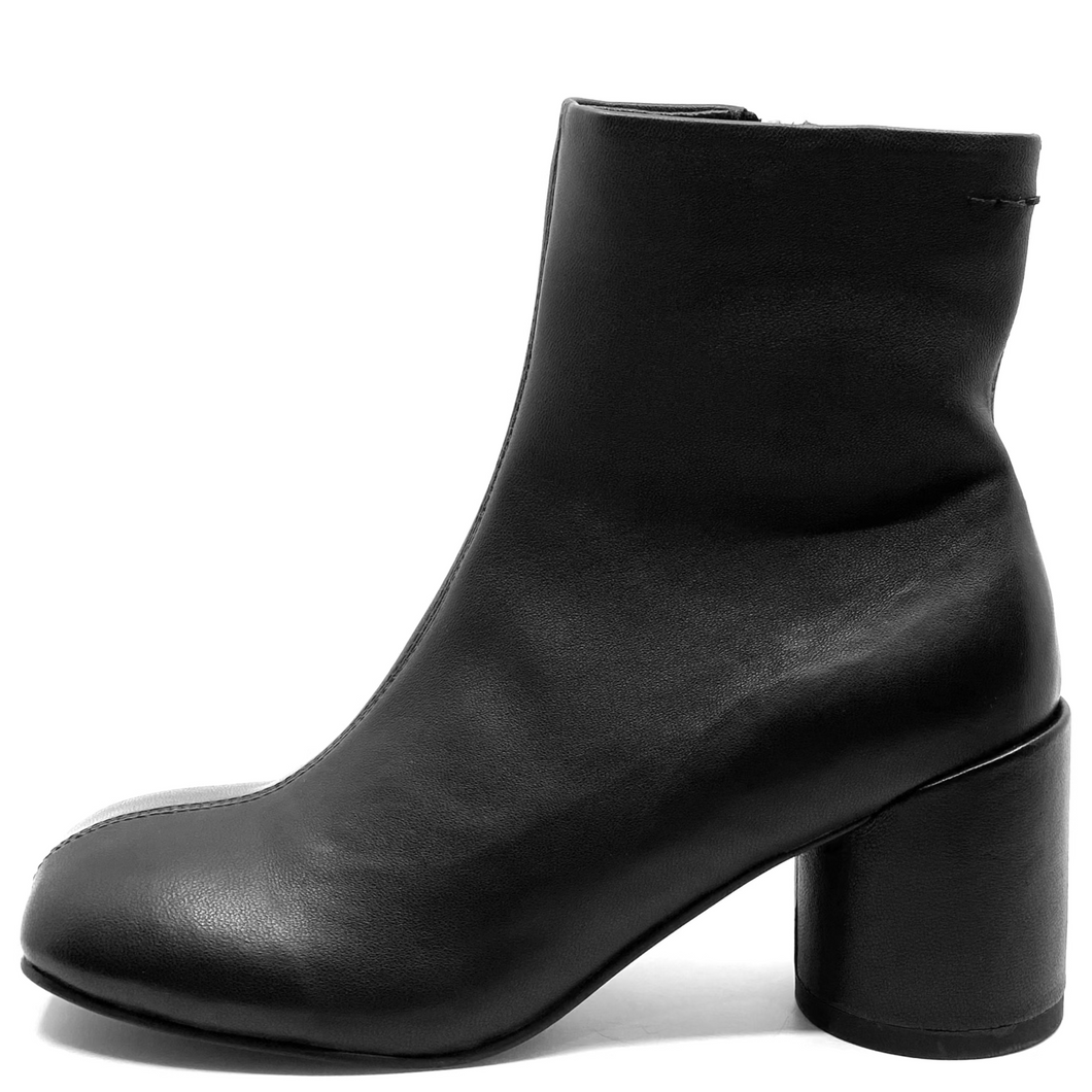 2 Baia Vista Sadie Black Kid Napa Stretch Leather