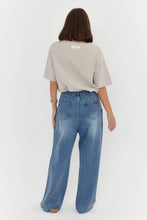 Load image into Gallery viewer, ALEXANDRA Alessia Wide Leg Jeans Mid Blue Denim
