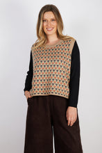 Load image into Gallery viewer, JJ Sisters KK55 Wool Acrylic Vest Taupe Flower
