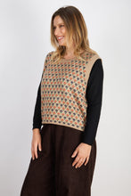 Load image into Gallery viewer, JJ Sisters KK55 Wool Acrylic Vest Taupe Flower
