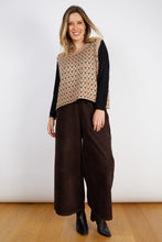 Load image into Gallery viewer, JJ Sisters KK55 Wool Acrylic Vest Taupe Flower
