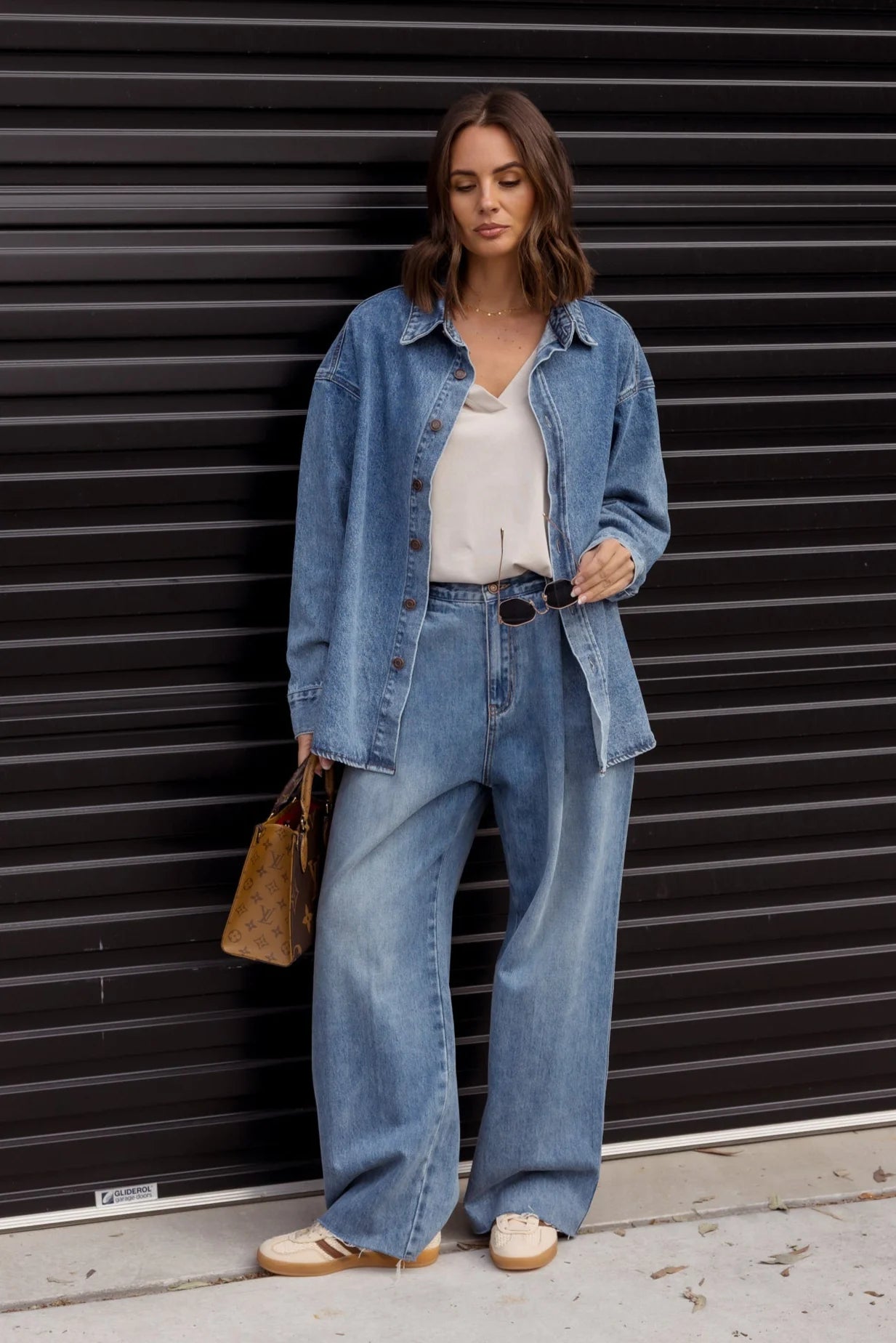 ALEXANDRA Alessia Wide Leg Jeans Mid Blue Denim