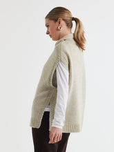 Load image into Gallery viewer, LD &amp; Co Lofty Tunic Oat
