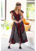 Load image into Gallery viewer, Cienna Hemi Dress Yindi Print
