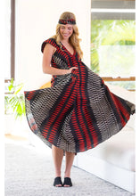 Load image into Gallery viewer, Cienna Hemi Dress Yindi Print
