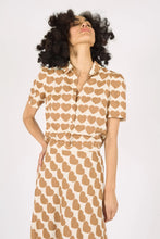 Load image into Gallery viewer, Traffic People Love Me Do Shirt Brown
