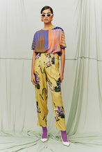 Load image into Gallery viewer, Benta Studio Porto Pants Floral Cana
