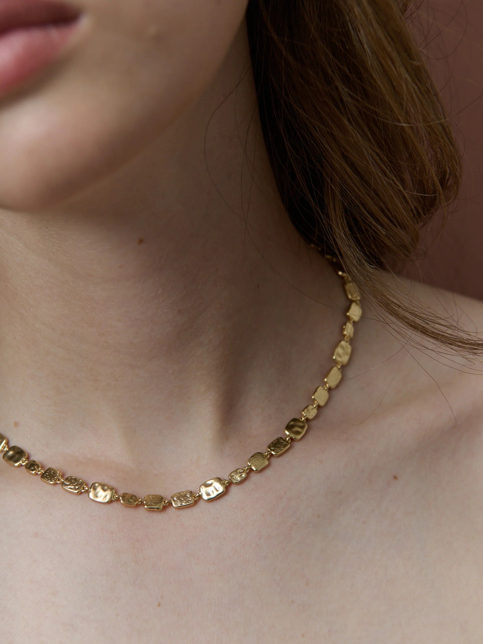 Lustre & Sage Hammered Plate 18K Gold Plated Necklace Gold