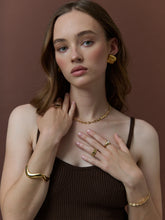 Load image into Gallery viewer, Lustre &amp; Sage Hammered Plate 18K Gold Plated Necklace Gold
