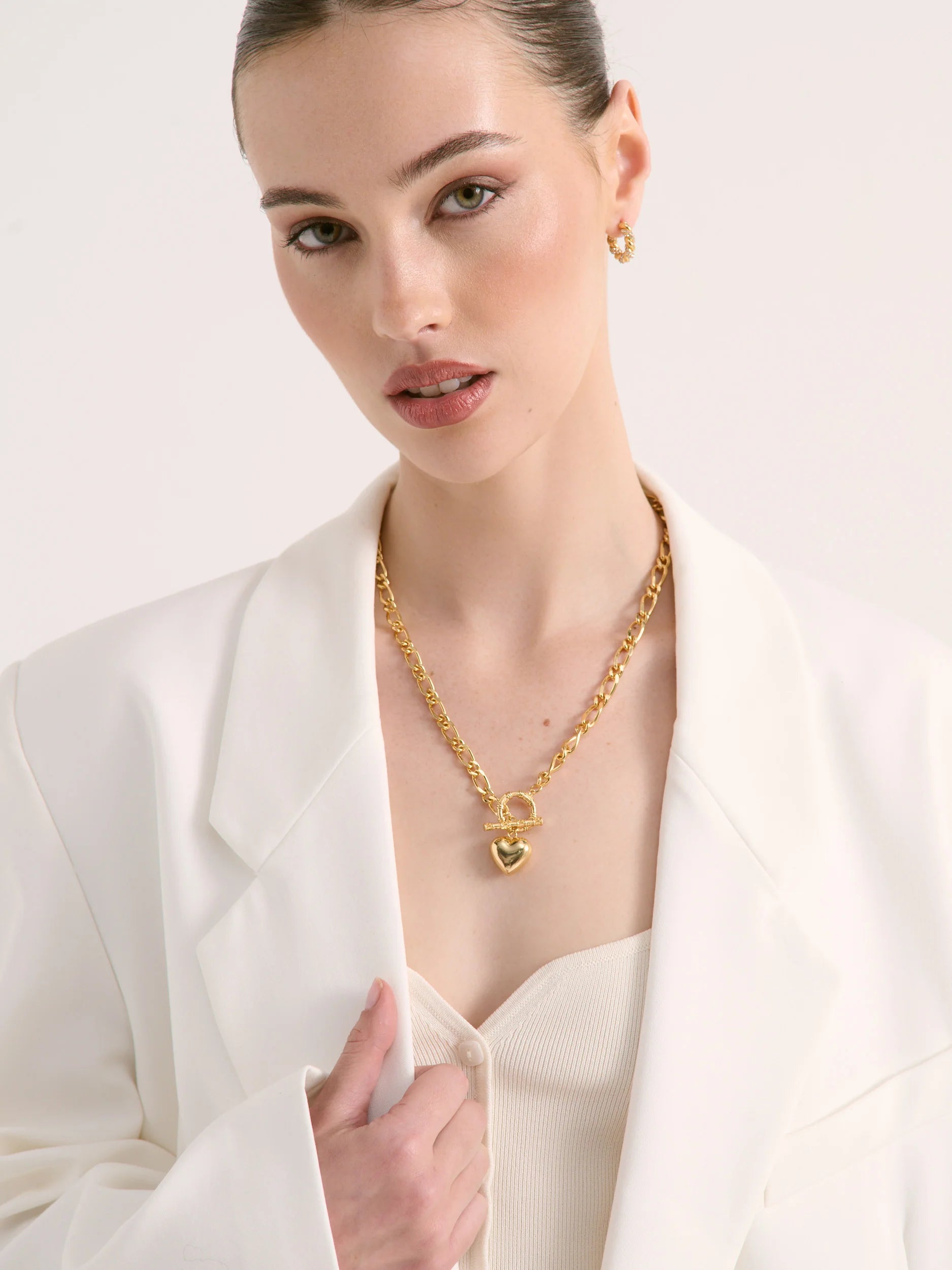 Lustre & Sage Divinity Heart 18K Gold Plated Necklace Gold