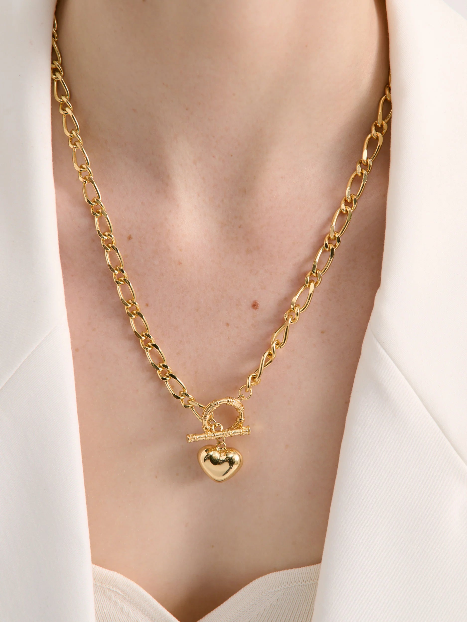 Lustre & Sage Divinity Heart 18K Gold Plated Necklace Gold
