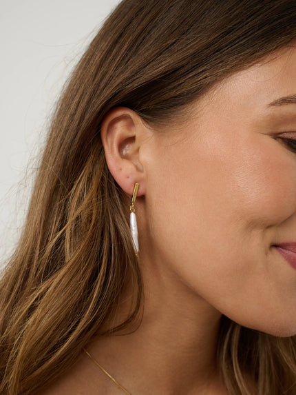 Lustre & Sage Saela Fresh Water Pearl Drop Earrings Gold