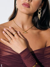 Load image into Gallery viewer, Lustre &amp; Sage Vivienne T-Bar 18K Gold Plated Necklace Gold
