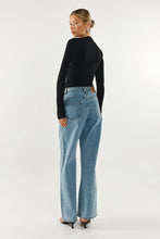 Load image into Gallery viewer, Madison The Label Laury Long Sleeve Top Black

