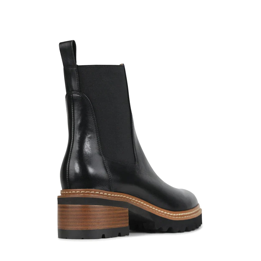 EOS Linear Chelsea Boots Black Leather
