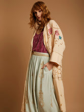 Load image into Gallery viewer, MEISÏE Embroidered Kaftan Dahlia
